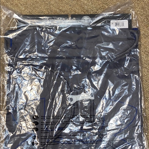 Under Armour Sling Bag - Picture 2 of 3